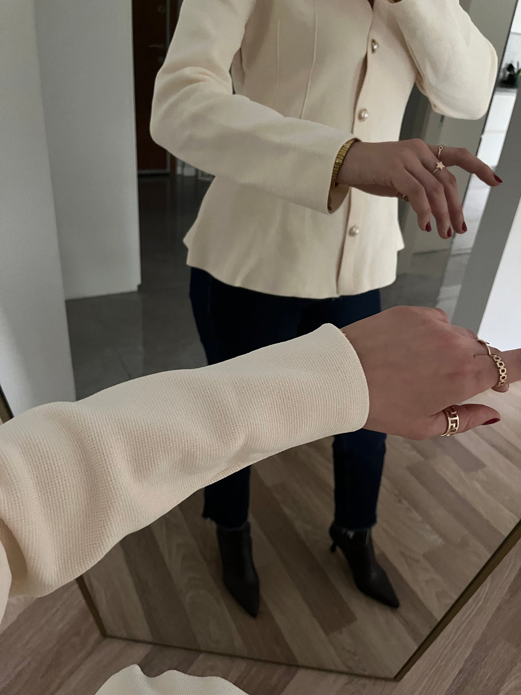 Ekru İnci Düğmeli Çelik Triko Bluz