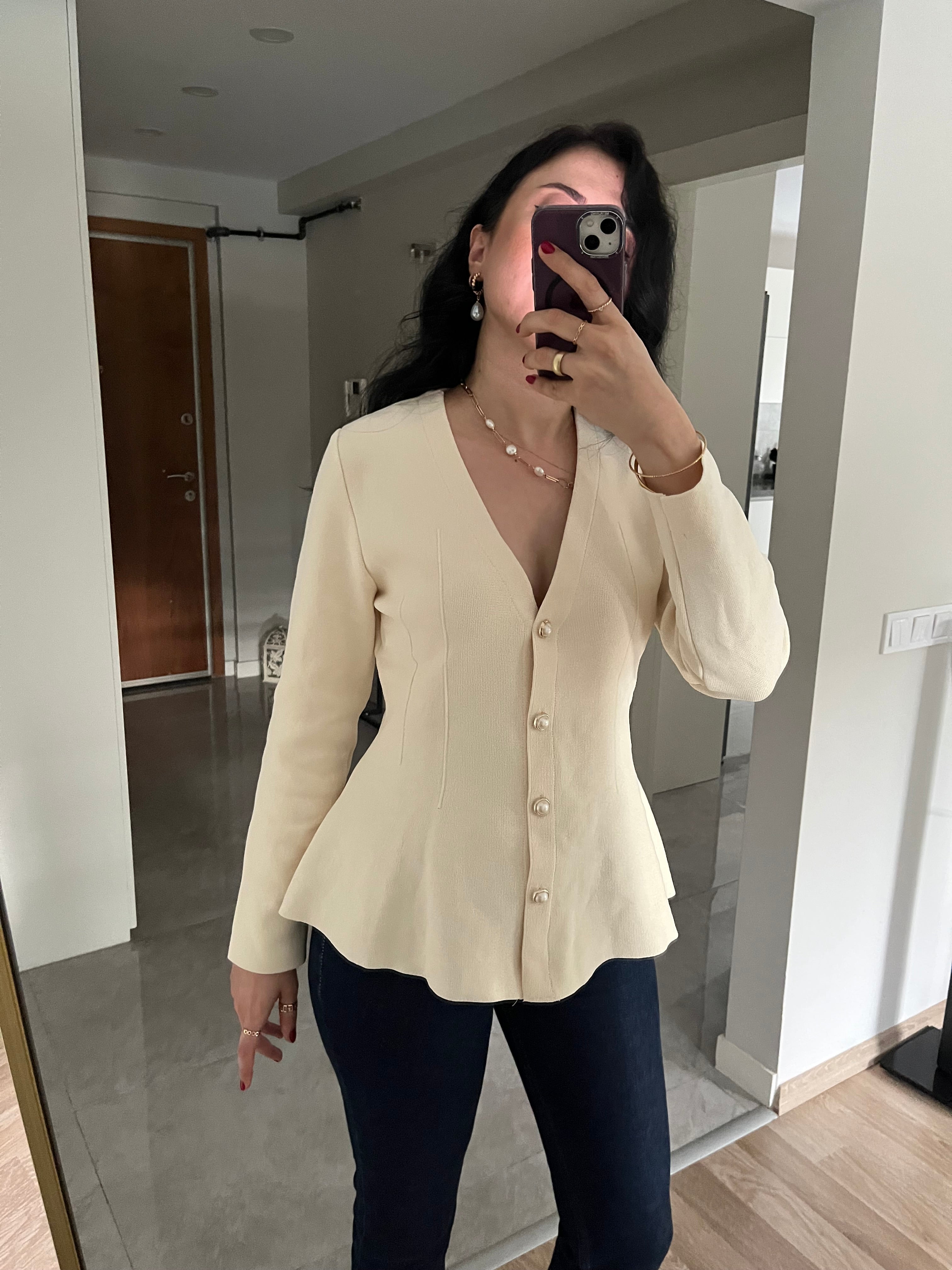 Ekru İnci Düğmeli Çelik Triko Bluz