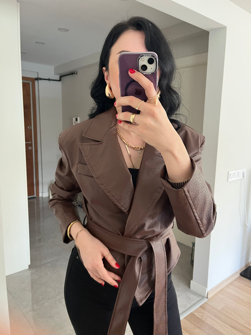 Kahverengi Vatkalı Kemerli Deri Ceket