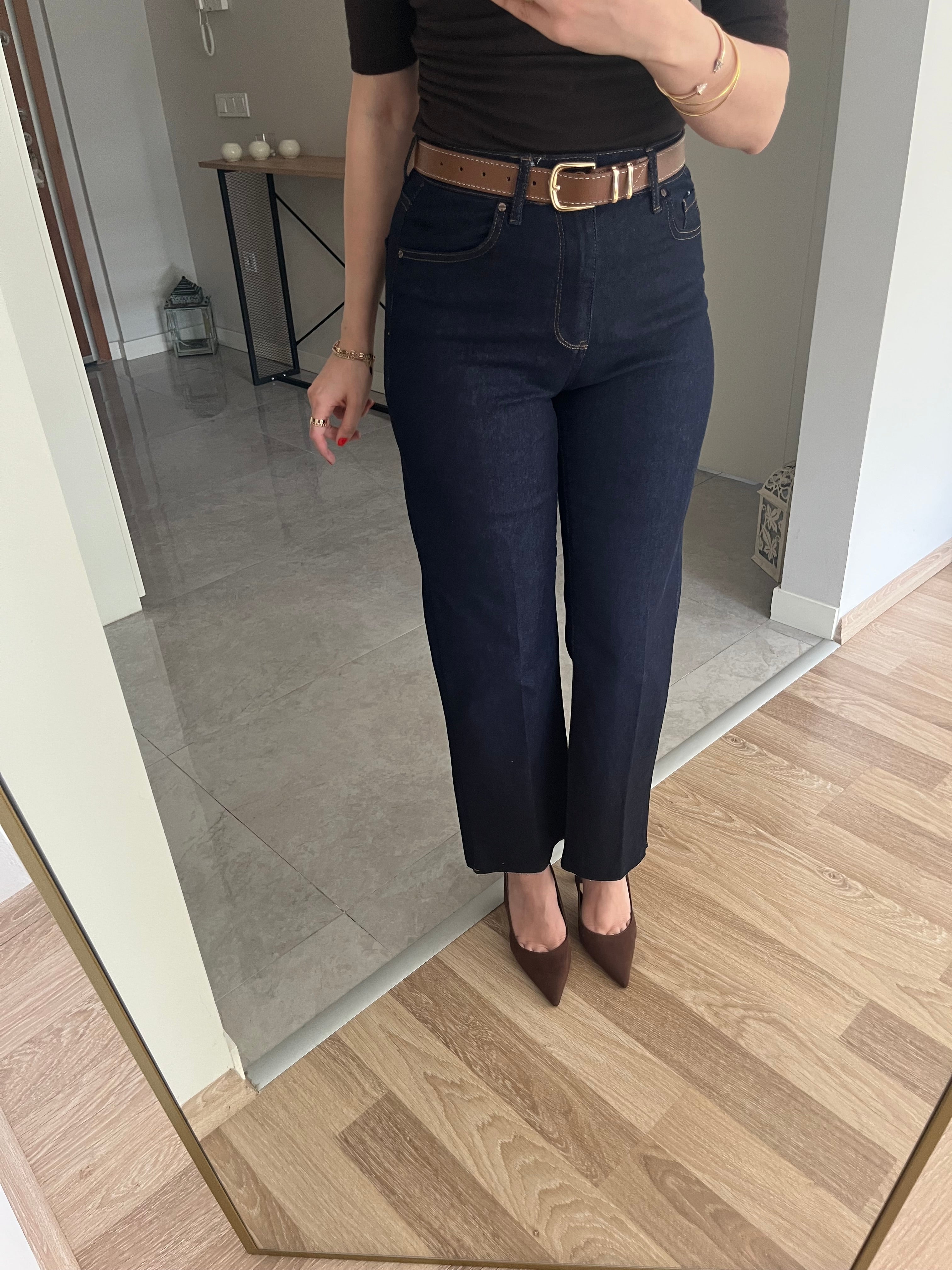 Koyu Mavi Kesik Paça Kemerli Jean Pantolon