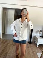 Marka Model Düğme Detay Beyaz Gömlek