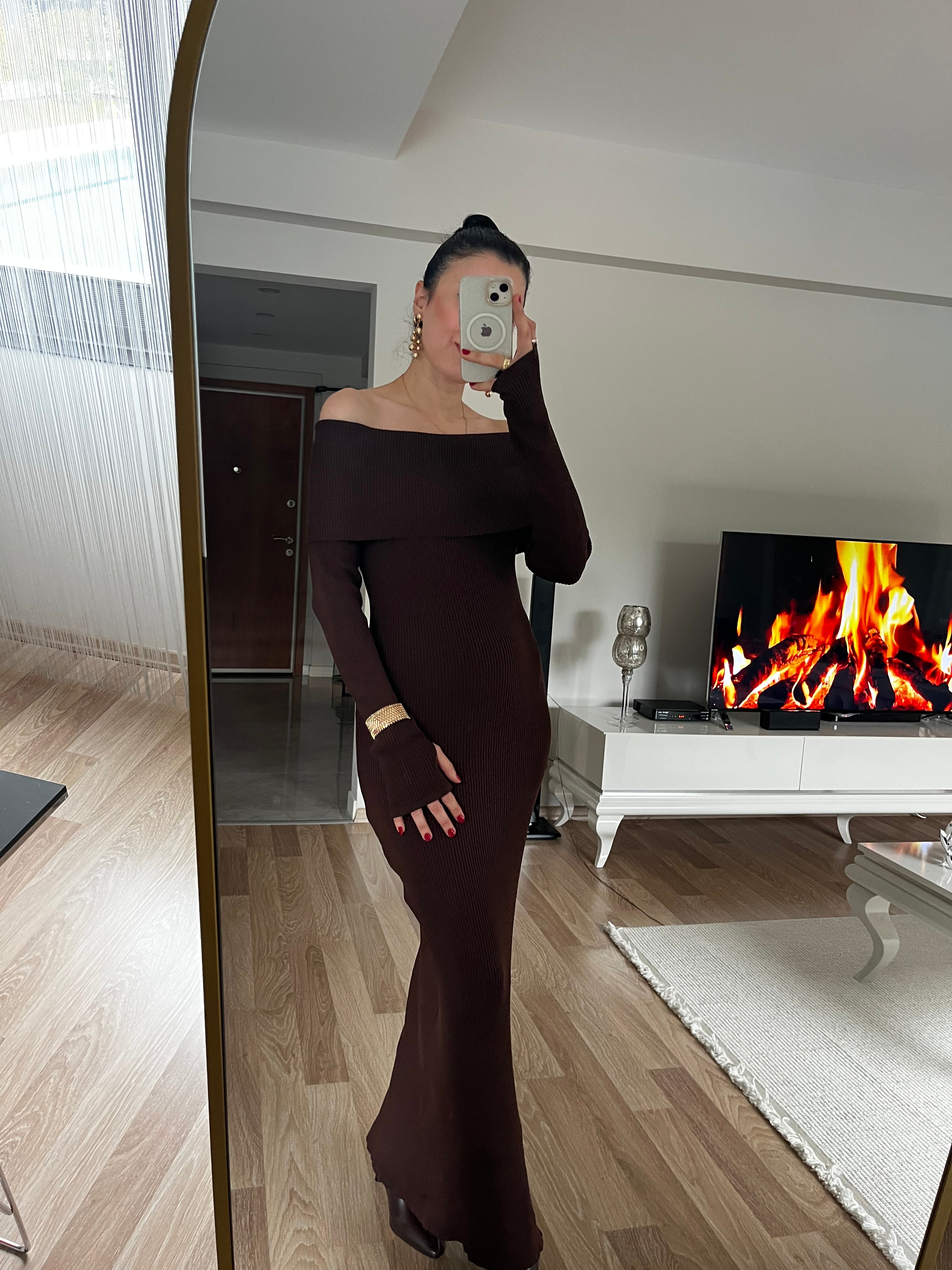 Madonna Yaka Parmak Detay Triko Elbise- Acı Kahve